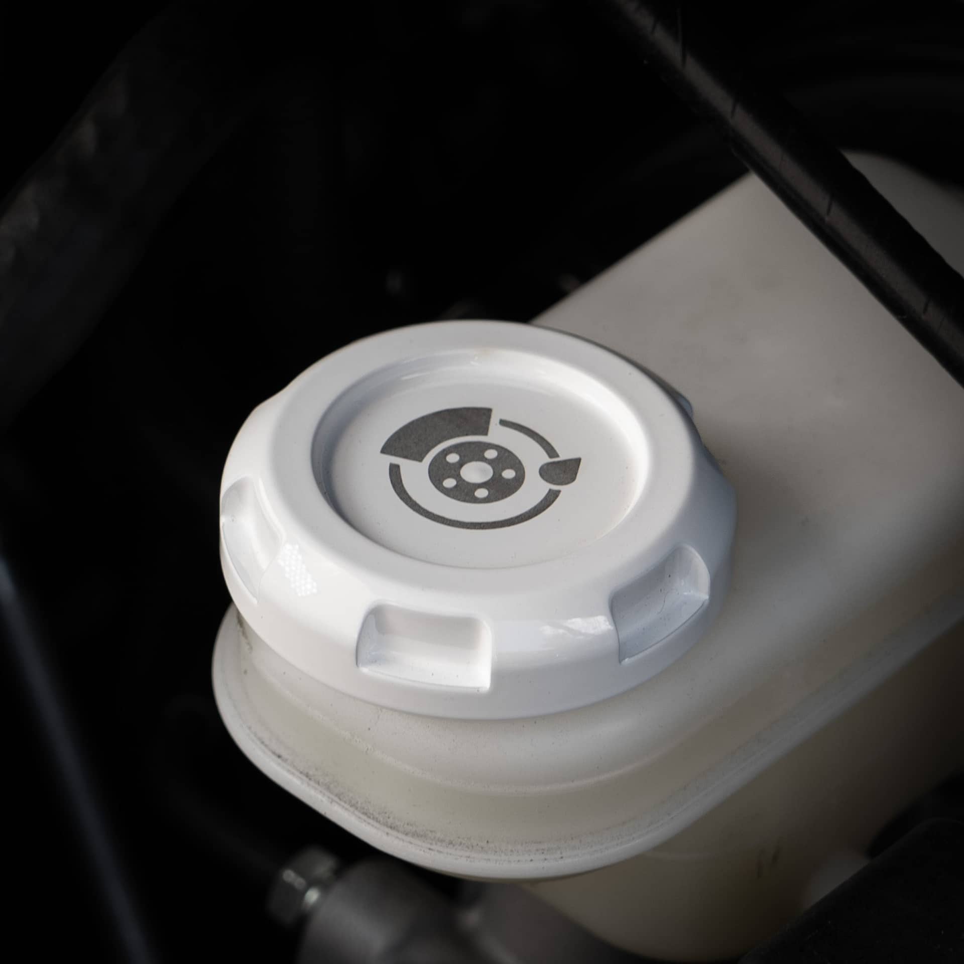 Billetworkz Brake Fluid Cap Engraved Zero Series White WRX 02-26 / STI 04-21 | BW-EBCZ-SUB-BRK-WHT-E